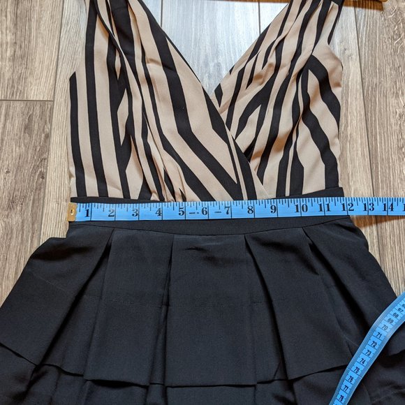 (SOLD) A/X - Surplice Tiered Dress - Petite 0 - Picture 5 of 8